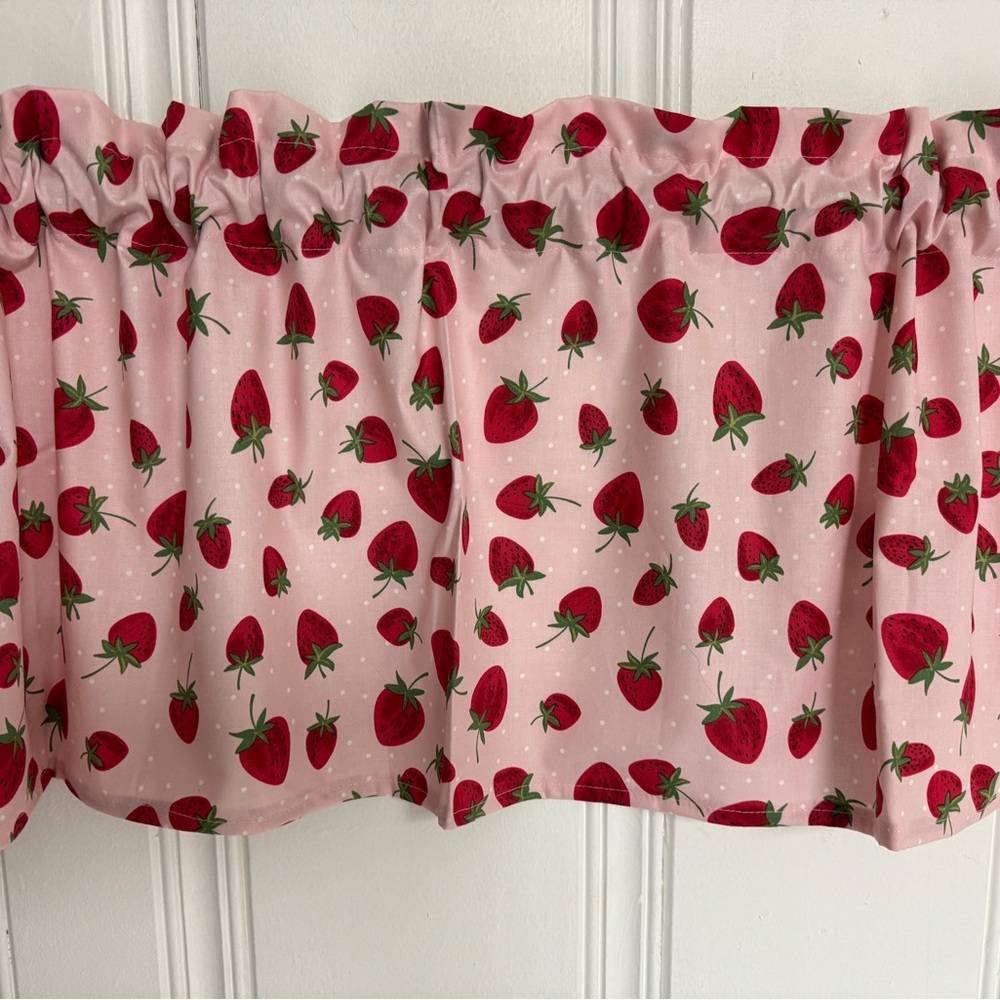 Strawberry Print Pink Valance Curtain - Picture 2 of 2